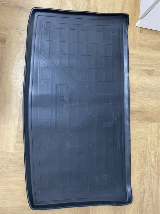 Продается полик для авто