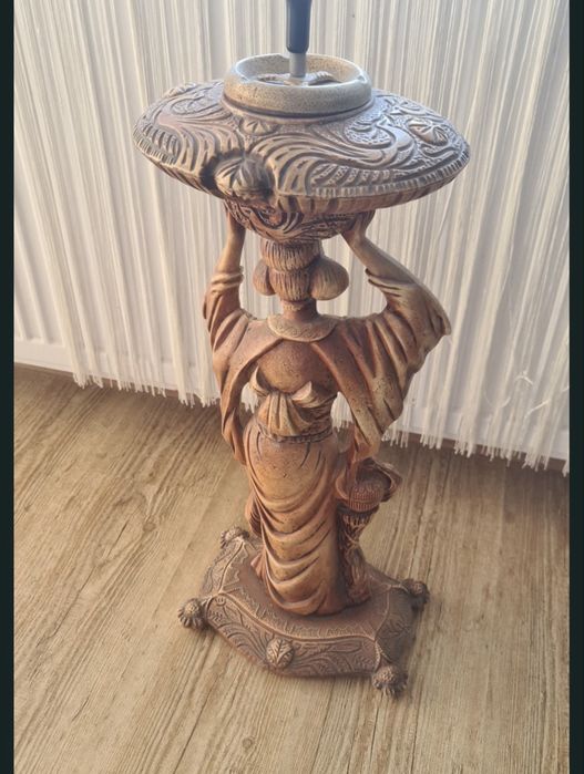 Statueta decor 70 cm cu scrumiera in cap