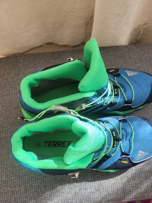 Vind Ghete Iarna Adidas
