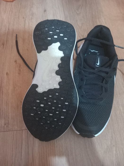 Adidas dama nike 37.5 Str Gura Ialomitei nr 7 sec 3 București