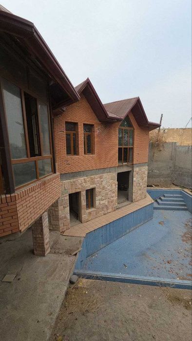 Дом Салар, ТашГРЭС у реки Боссув.