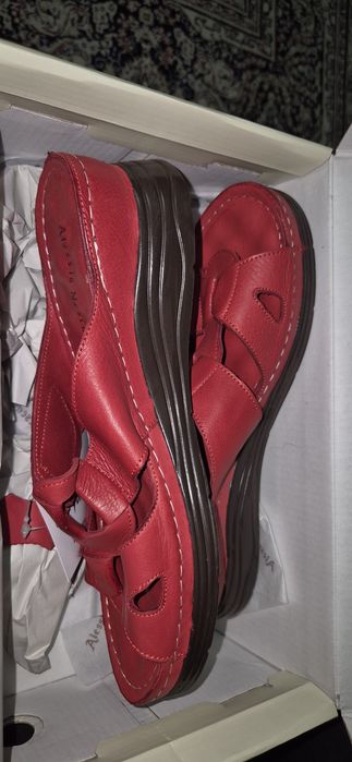 Продам новые сабо. Турция