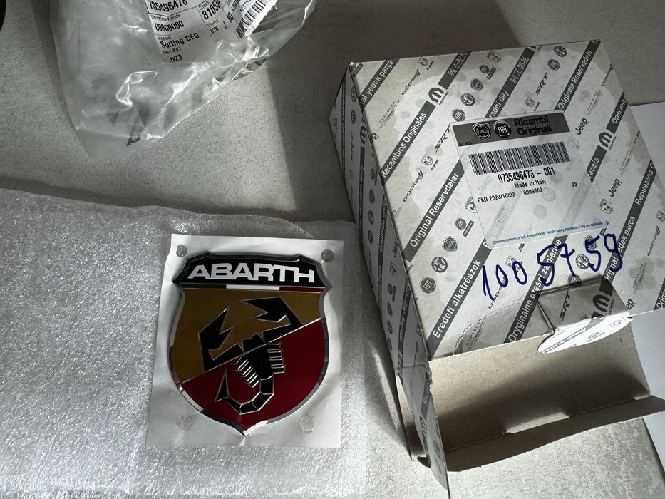 предна емблема Abarth