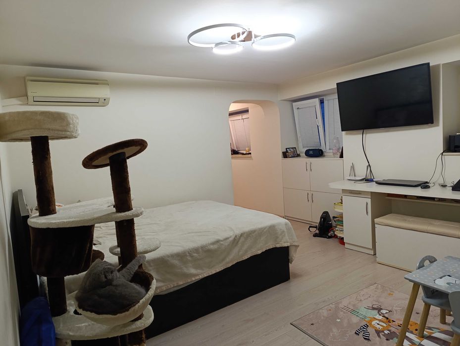 Продавам КЪЩА гр. Аксаково Варна Два Етажа 145кв.м. 615кв Двор ЦЕНТЪР!