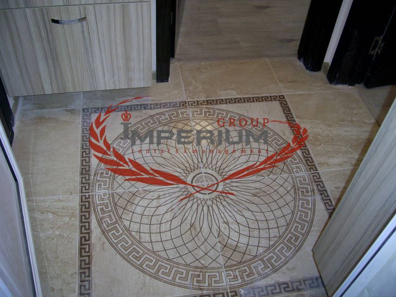 Двустаен обзаведен апартамент под наем в централната част на град Вар