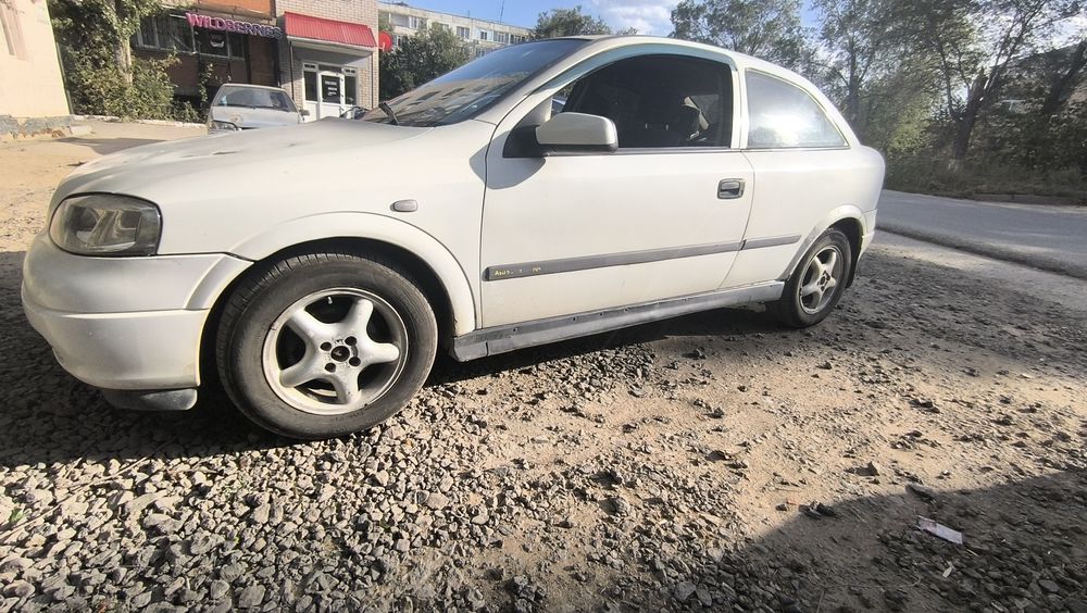 Продам Опель астра j