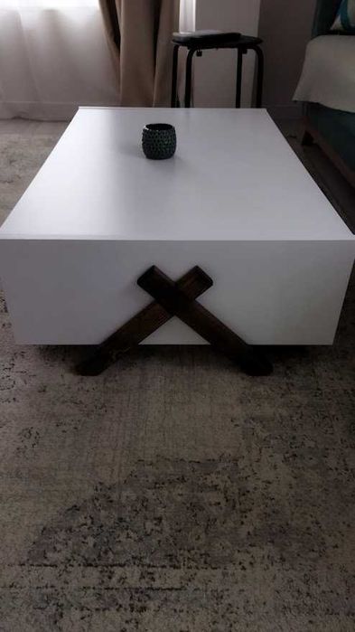 Витрина с лед осветление, тв шкаф и маса - продават се и поотделно