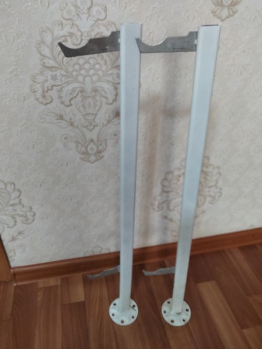 Продаю стойки для радиаторов отопления