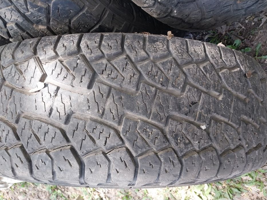 4 шины Hankook 265 70 R17.