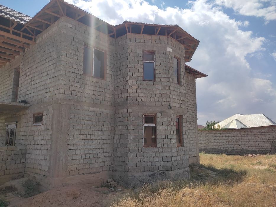 Толық бітпеген 2 этажды үй сатылады