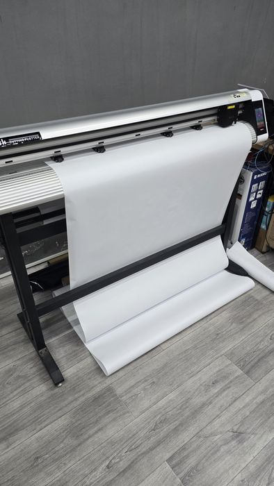 Плоттерная резка, Реклама,оракал,наклейка,сеточный оракал