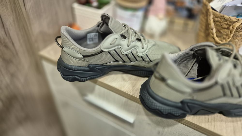 Маратонки ADIDAS