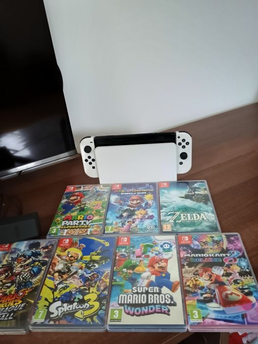 Nintendo Switch OLED – pachet complet + jocuri
