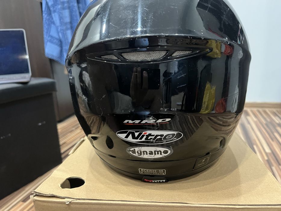 Продавам каска nitro M размер