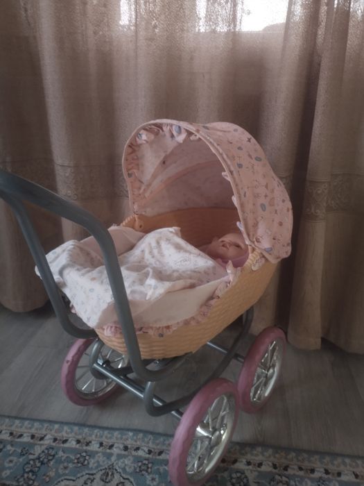 Коляска для кукол