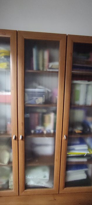 Продам книжный шкаф