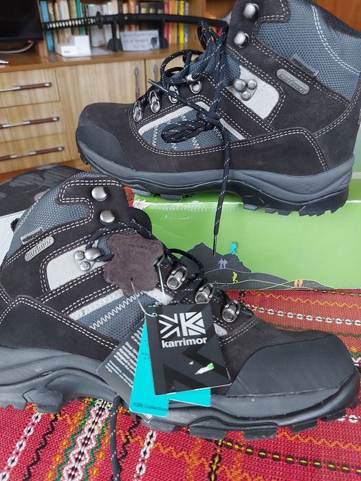 Туристически обувки 42. Karrimor