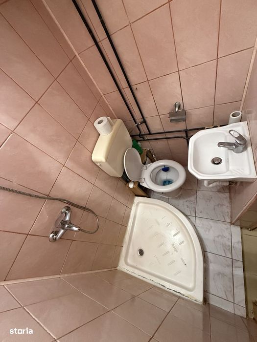 Inchiriez Garsoniera 22 mp (vis a vis de centrul comercial EURO)