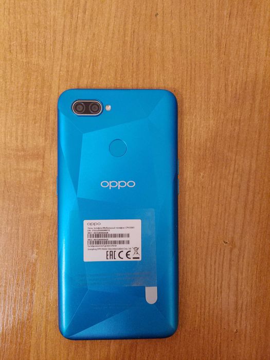 Продам сломанный телефон oppo