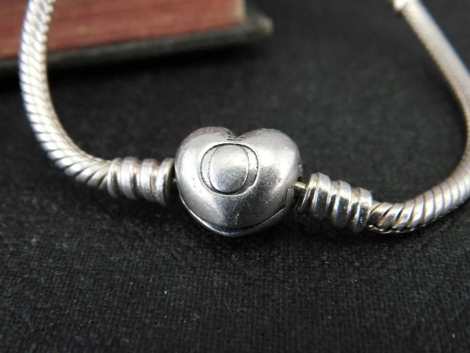 Гривна Пандора|Pandora