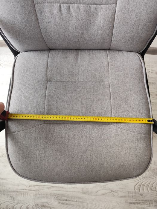 Офис стол с колеца jusk