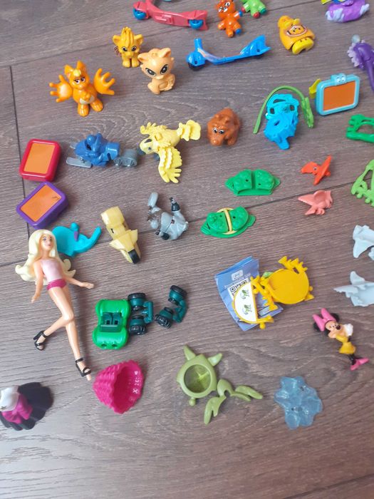 Колекция от kinder играчки за 25лв.