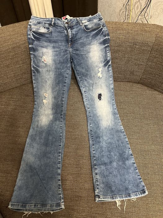 Джинсы на 46-48 размеры , разные!