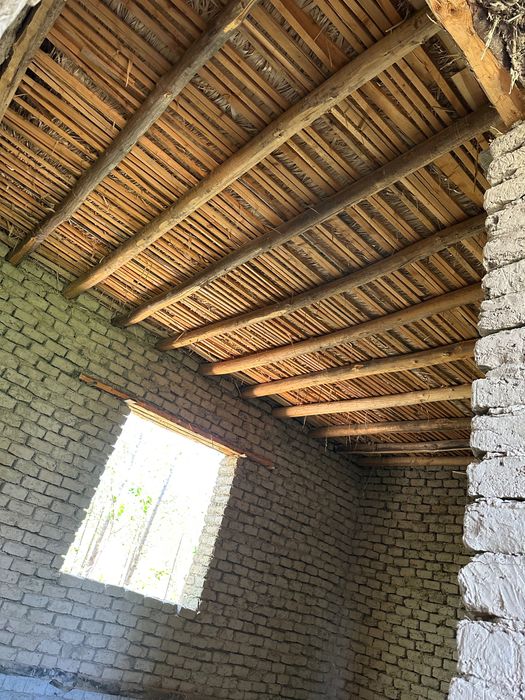 Янги курилган уй сотилади.