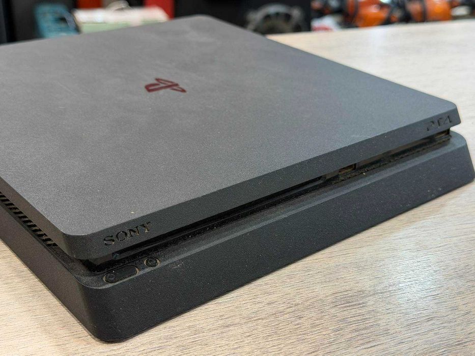 PlayStation 4 Slim 1TB