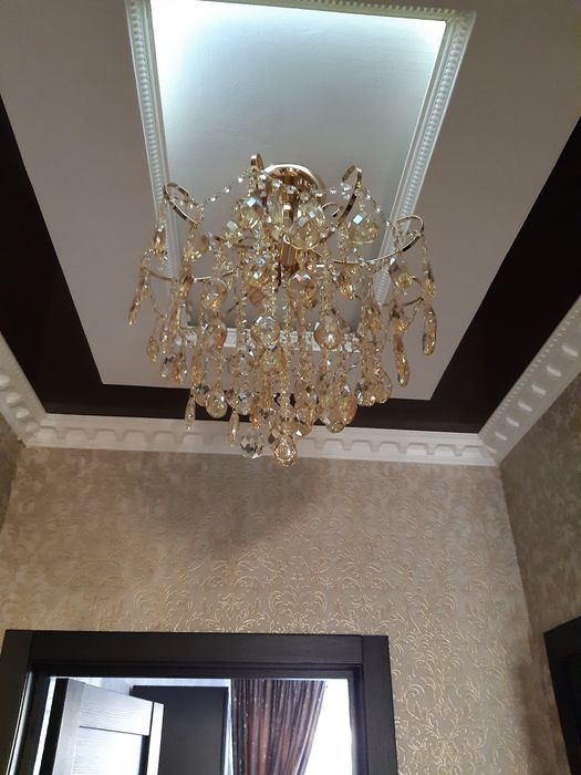 Продам люстру в отличном состоянии