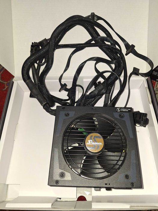 Placa de baza + Procesor + Memorie Ram + Sursa