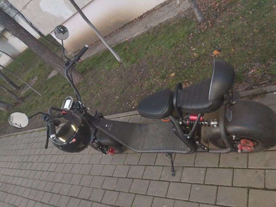 Vând motoscuter electric