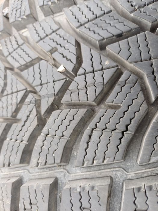 Гуми 225/45/18 Дънлоп