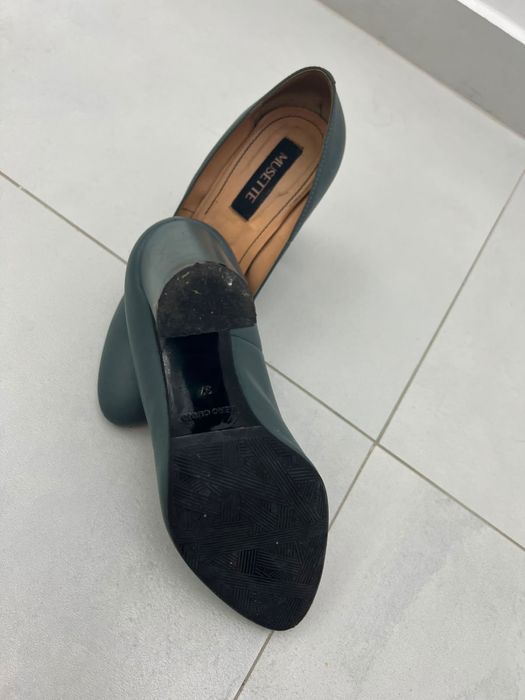 Vand pantofi piele gri
