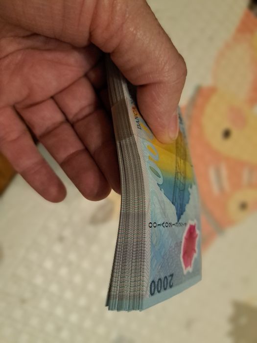 100 bancnote cu eclipsa, necirculate, consecutive