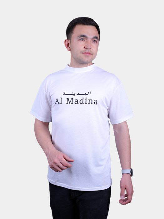 Sizning brendingiz asosida fudbolka va kepka