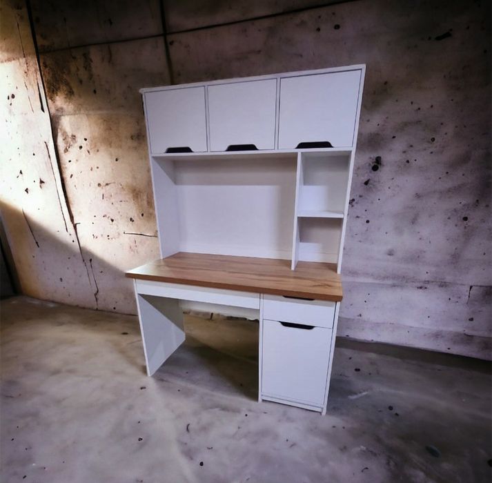 Письменный стол без ручек