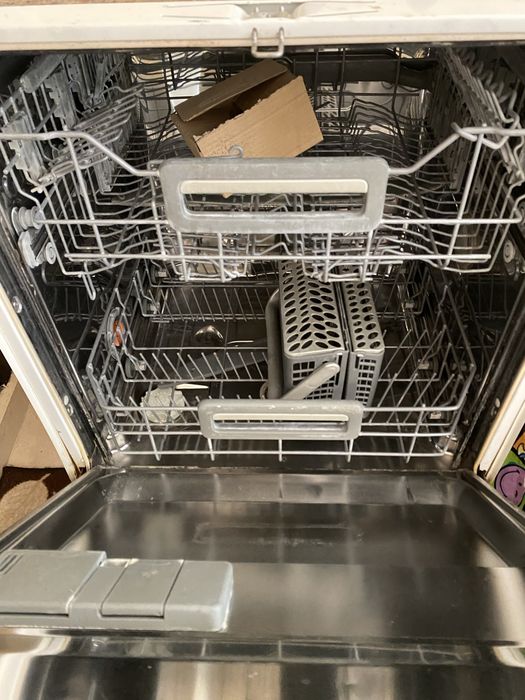Съдомиялна машина Electrolux