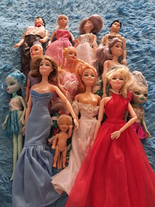 Продам куклы барби