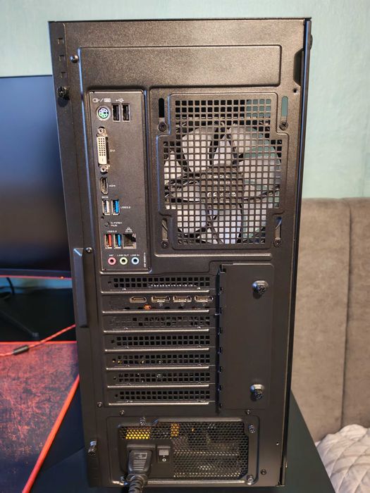 Геймърски Компютър (КАТО НОВ) - AMD R7 3700X, Nvidia RTX3070, 32GB RAM, NVMe SSD