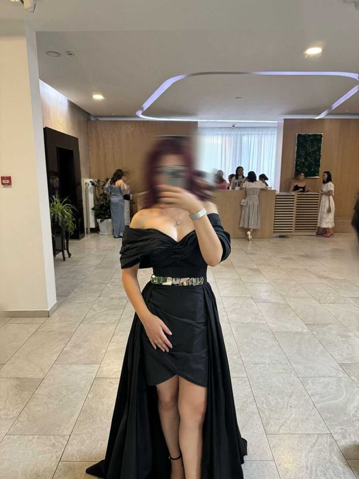 Чёрное вечернее платье
