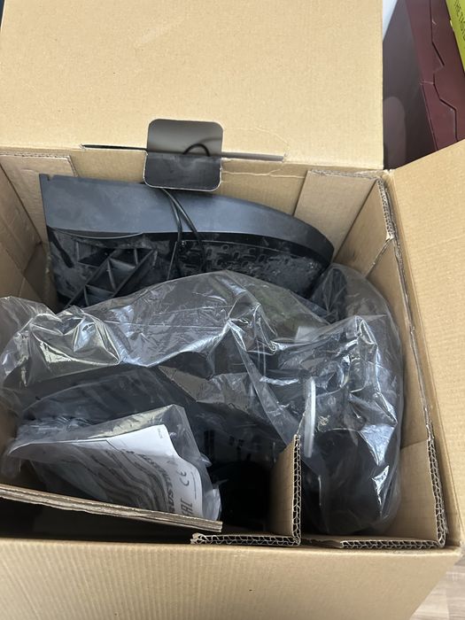 Продаю игровой руль Thrustmaster T80 Ferrari 488 GTB Edition.