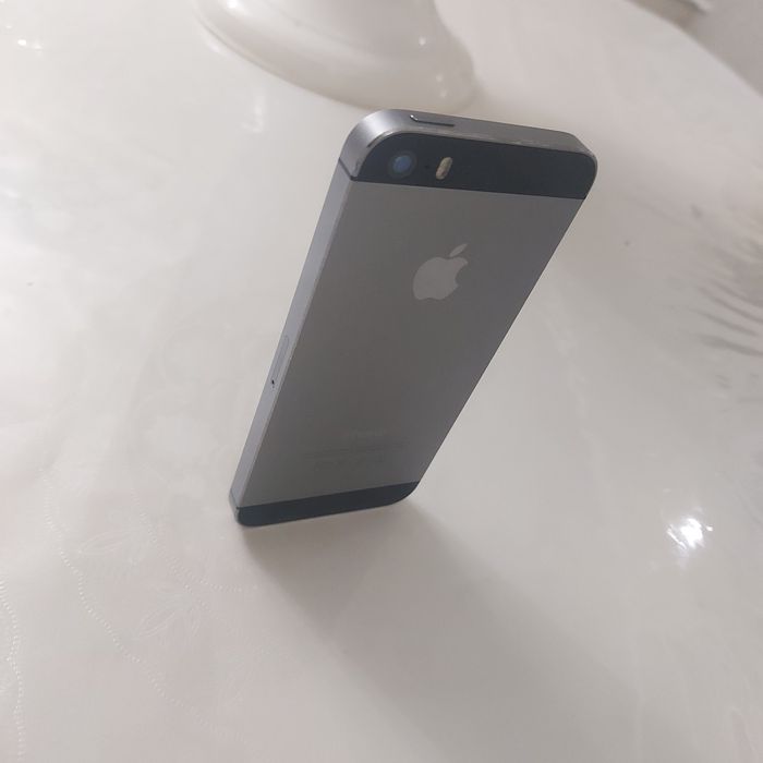 Iphonr 5s.     .
