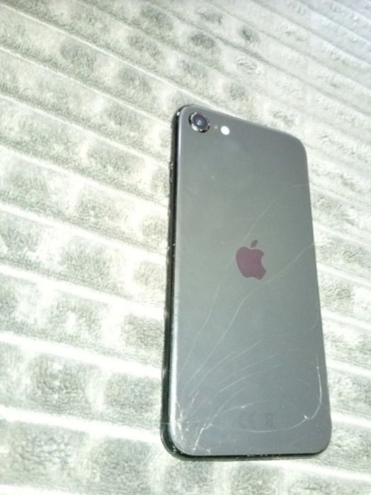 iPhone SE 2020 pentru piese