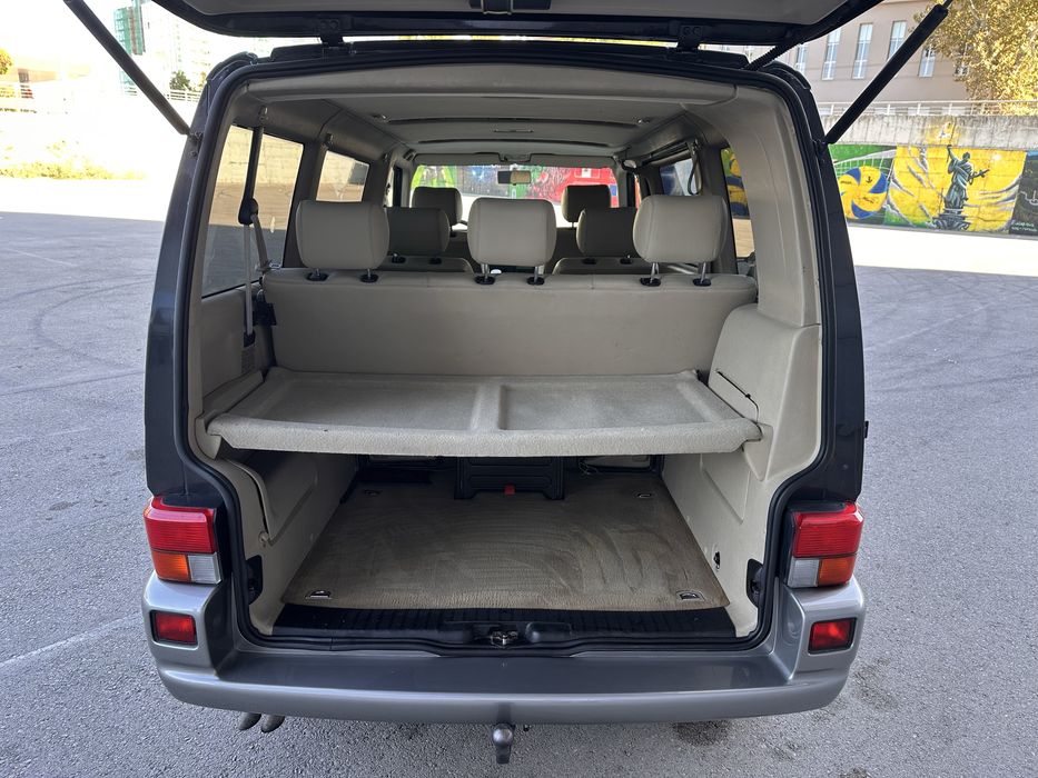 Volkswagen Caravelle 2000 г.