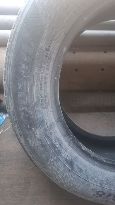 Продам шины на крузак  265/60R18