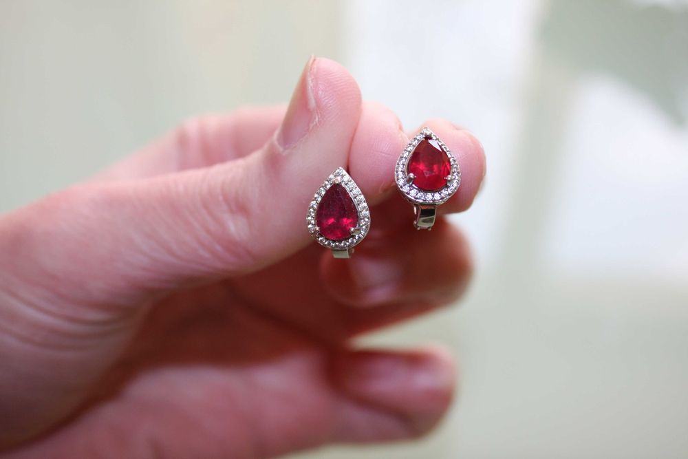 Серебряные серьги с натуральными рубинами