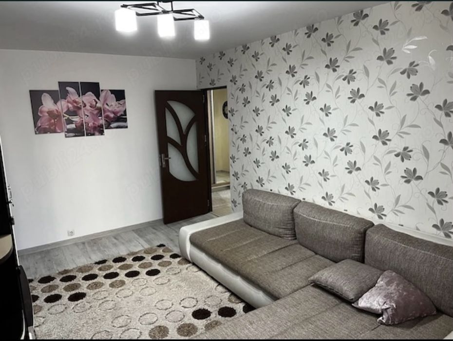 Vând apartament trivale