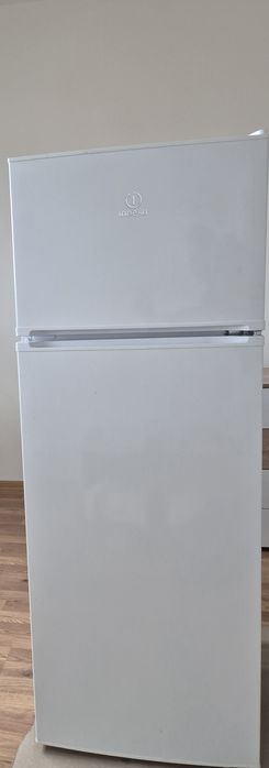 Хладилник Indesit(Индезит)