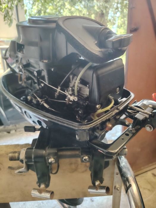 Извънбордов двигател GENOVO 15 к.с. 2014Г.